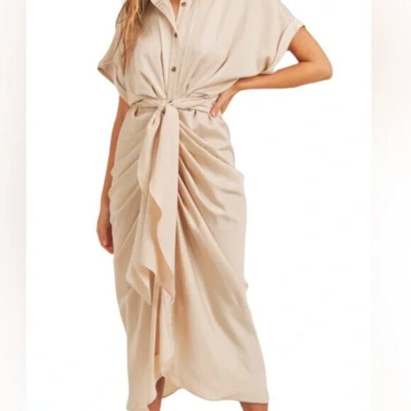 Elegant Cream Midi Dress - Picture 4 of 6